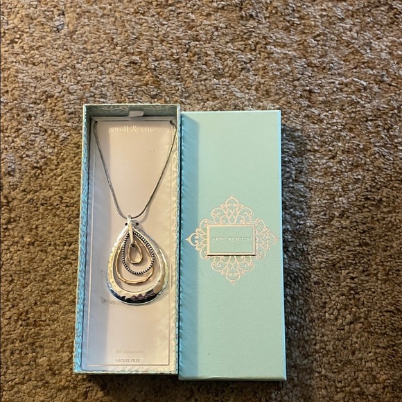 Scroll & Vine Layered Teardrop Necklace new - Picture 2 of 4